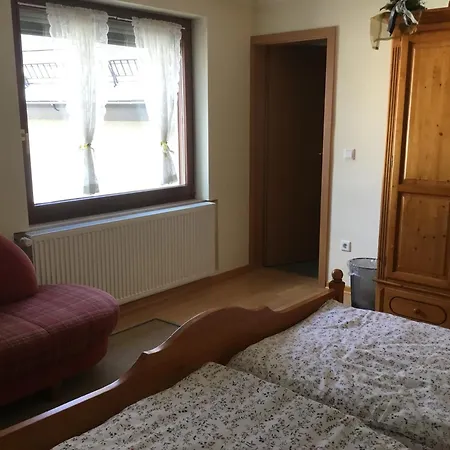 Altes Steinmetzhaus Eifelstube * Weibern